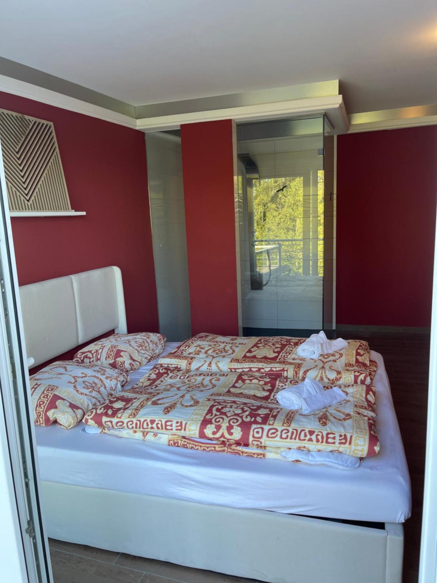 Kavkaz Restaurant & Hotel Ломар Екстериор снимка